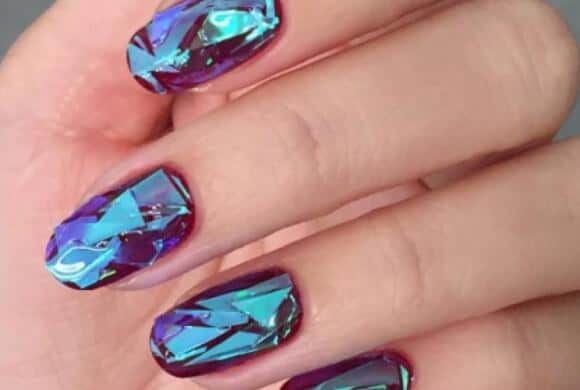 DIY Glass Nails – der beste Nagellacktrend des Jahres DIY Glass Nails – der beste Nagellacktrend des Jahres