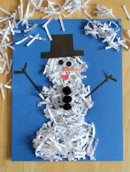 DIY Ideen aus Papier für Kinder - Schneemann aus zerfetztem Papier basteln