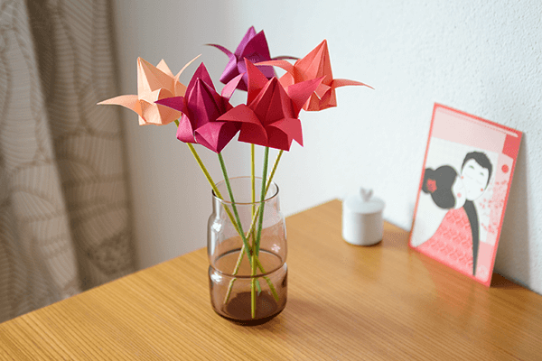 Tulpen Origami-Blumen aus Papier basteln
