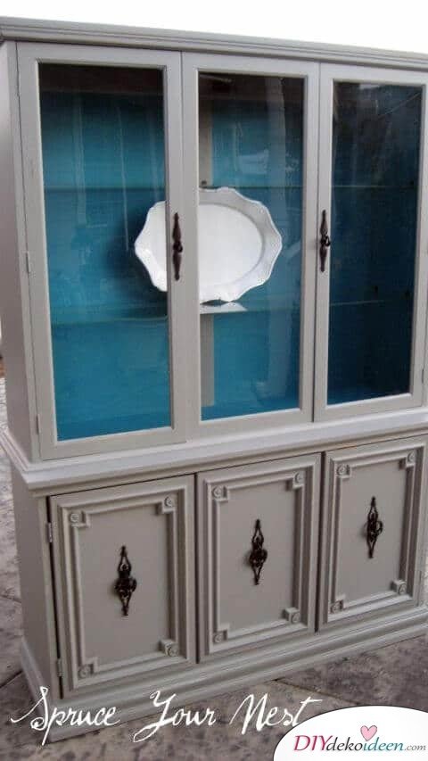 Glasschrank von innen bemalen - DIY Ideen - Möbel renovieren