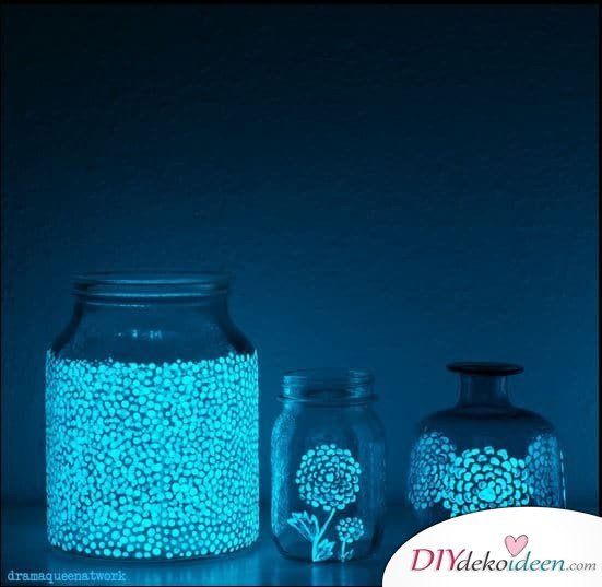 Einweckgläser mit leuchtender Farbe verzieren - DIY Deko Ideen
