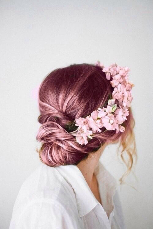 Blümchen-Krone mit rosanen Blumen - Haardesign-Hochzeit
