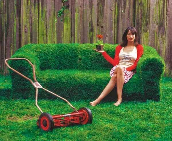 DIY Garten gestalten - Deko Ideen - Couch mit Rasen