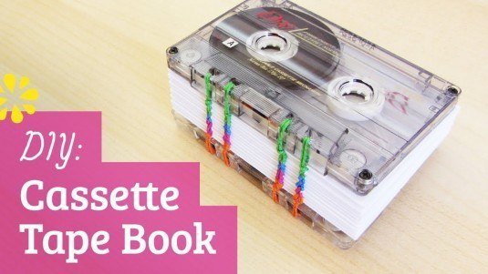 Buch aus alten Kassetten basteln - DIY kreative Geschenkidee