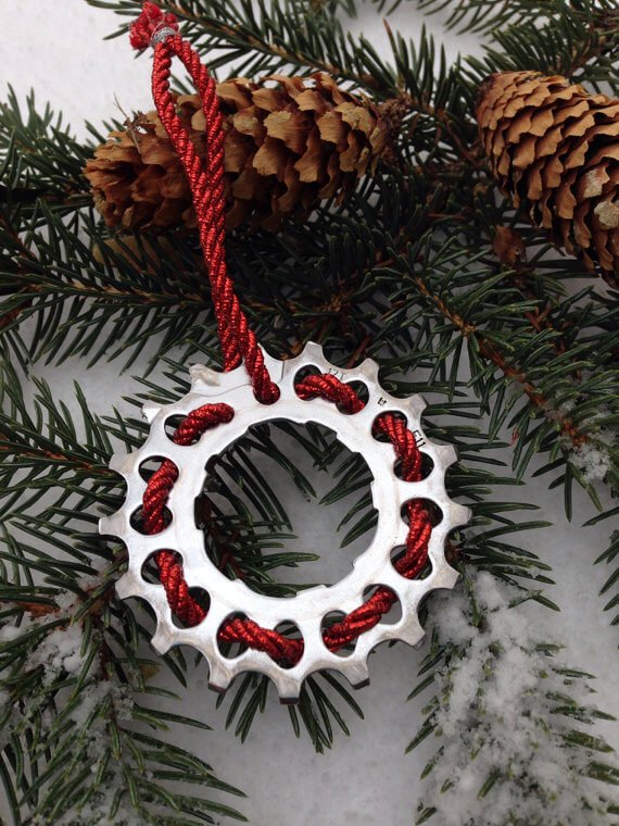 Weihnachtsbaumschmuck aus Fahrradgetrieben basteln - DIY Geschenkideen
