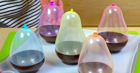 Mit Luftballons zauberst du einen Eisbecher aus Schokolade! Mit Luftballons zauberst du einen Eisbecher aus Schokolade!