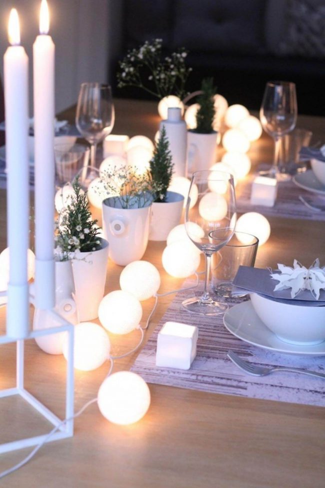 DIY table decor ideas for christmas, luminous snow balls, light chain from table tennis balls