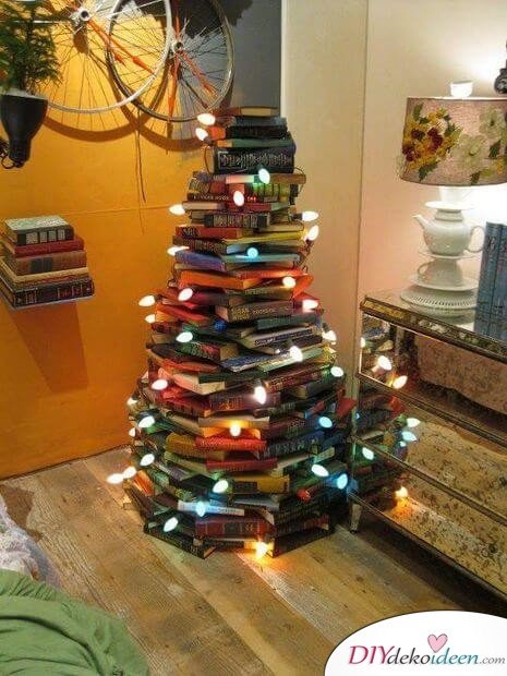 DIY Weihnachtsbaum-Bastelideen, Weihnachtsbaum aus Bücher