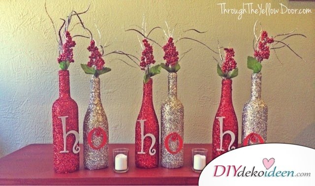 DIY Weihnachtsdeko Bastelideen mit Weinflaschen, Glitzer Rot-Gold Vase 