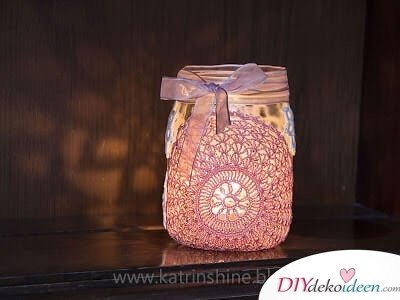 Marmeladenglas wiederverwenden - DIY Bastelideen mit Spitze - Dekoration selber machen