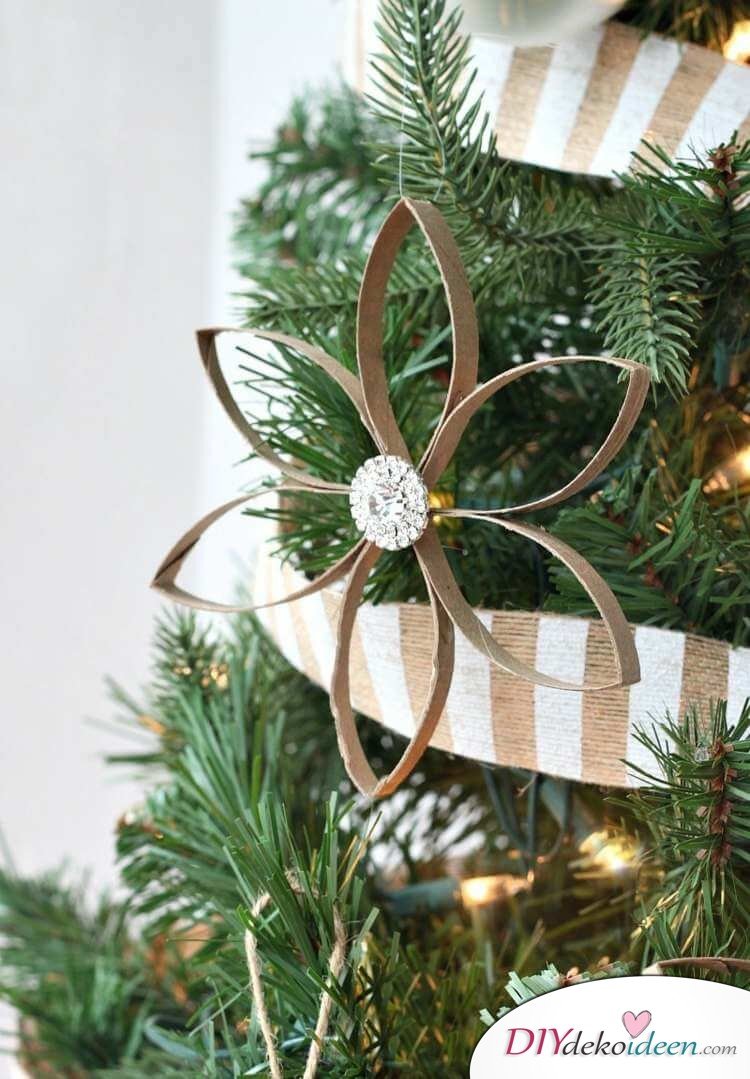 DIY jewelry ideas from paper, christmas stars made from knock paper rolls