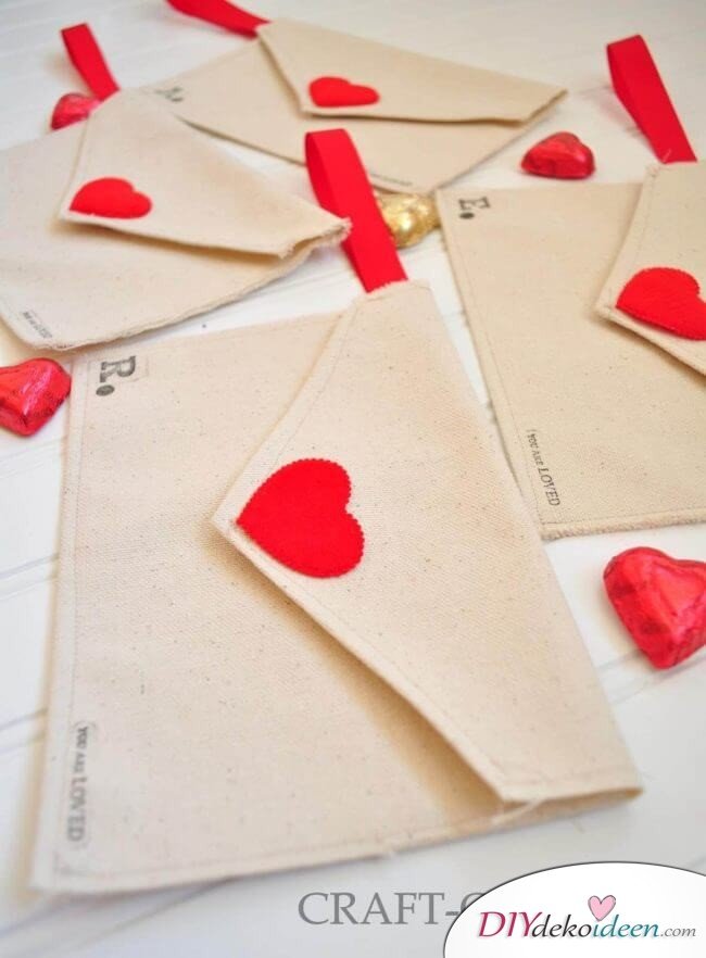 DIY Stoffbriefumschläge für den Valentinstag - süße Geschenkideen