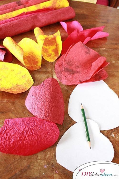 DIY Dekoidee -Rosenschalen aus Knitterpapier basteln 