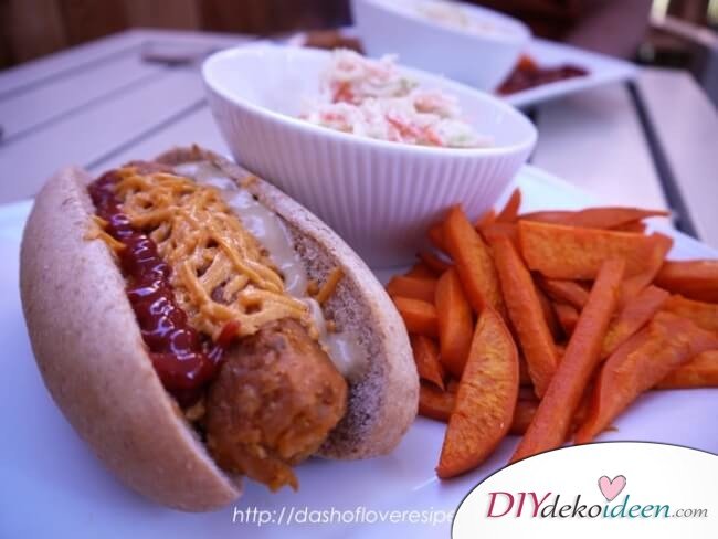 vegane Hot Dogs mit Süßkartoffel-Fries - ganz ohne Fleisch 