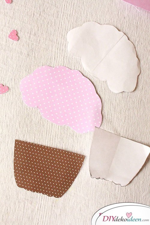 Süße DIY Muffin Einladungskarten aus Papier basteln 