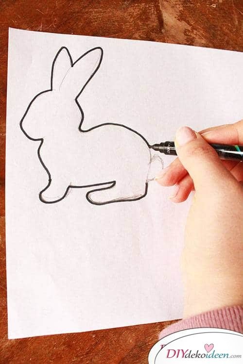 Schablone zeichnen für eine DIY Girlande zu Ostern 