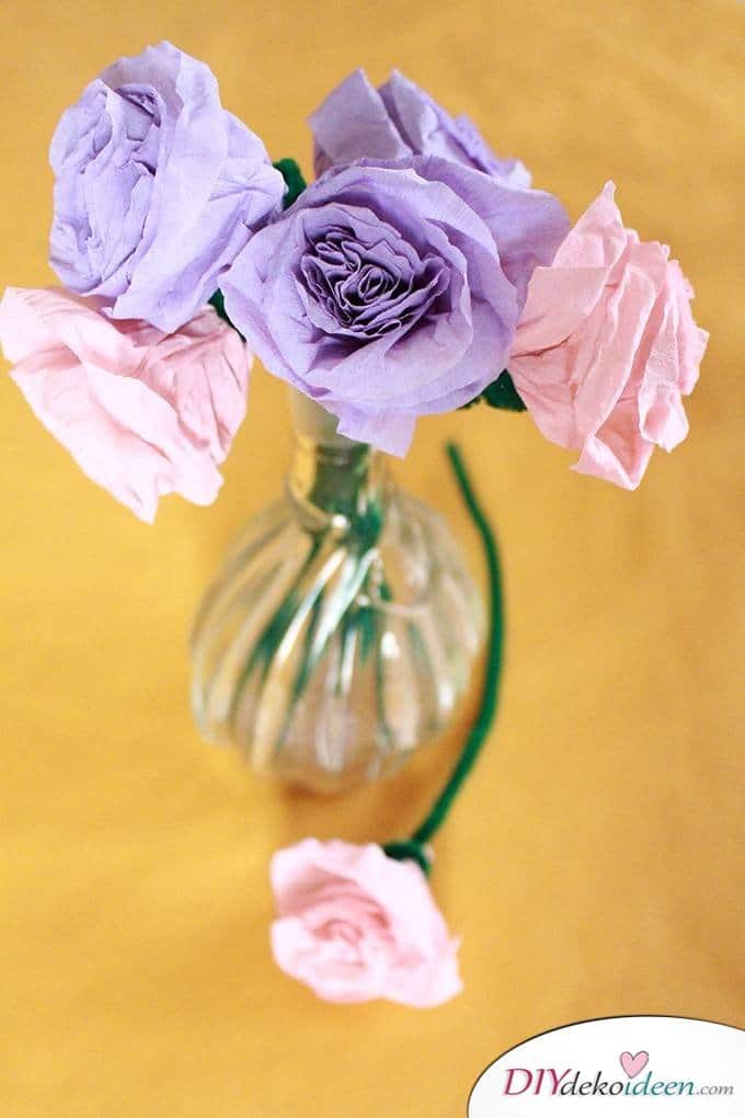 Spielerisch Rosen basteln mit Krepppapier – DIY Bastelideen für Kinder
