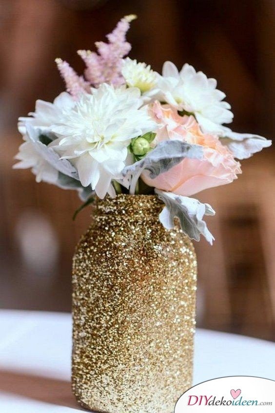 Hochzeitsdeko mit Einmachgläsern - Blumenschmuck ideen