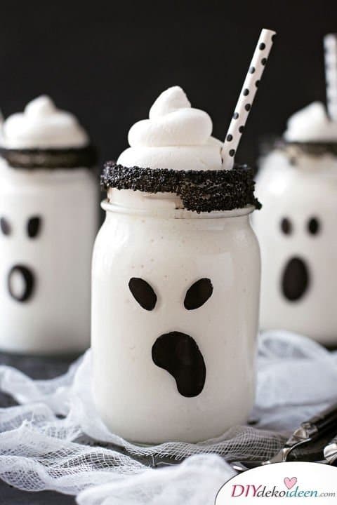 Halloween Snack Rezepte für Kinder - Geister-Milchshakes