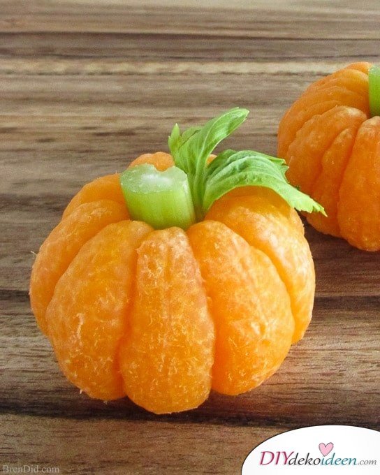 Einfache Halloween Snack Rezepte für Kinder -Mandarinen-Kürbisse