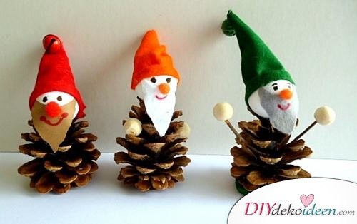 Weihnachtsdeko basteln mit Tannenzapfen – DIY Bastelideen - Wichtelmännchen basteln 