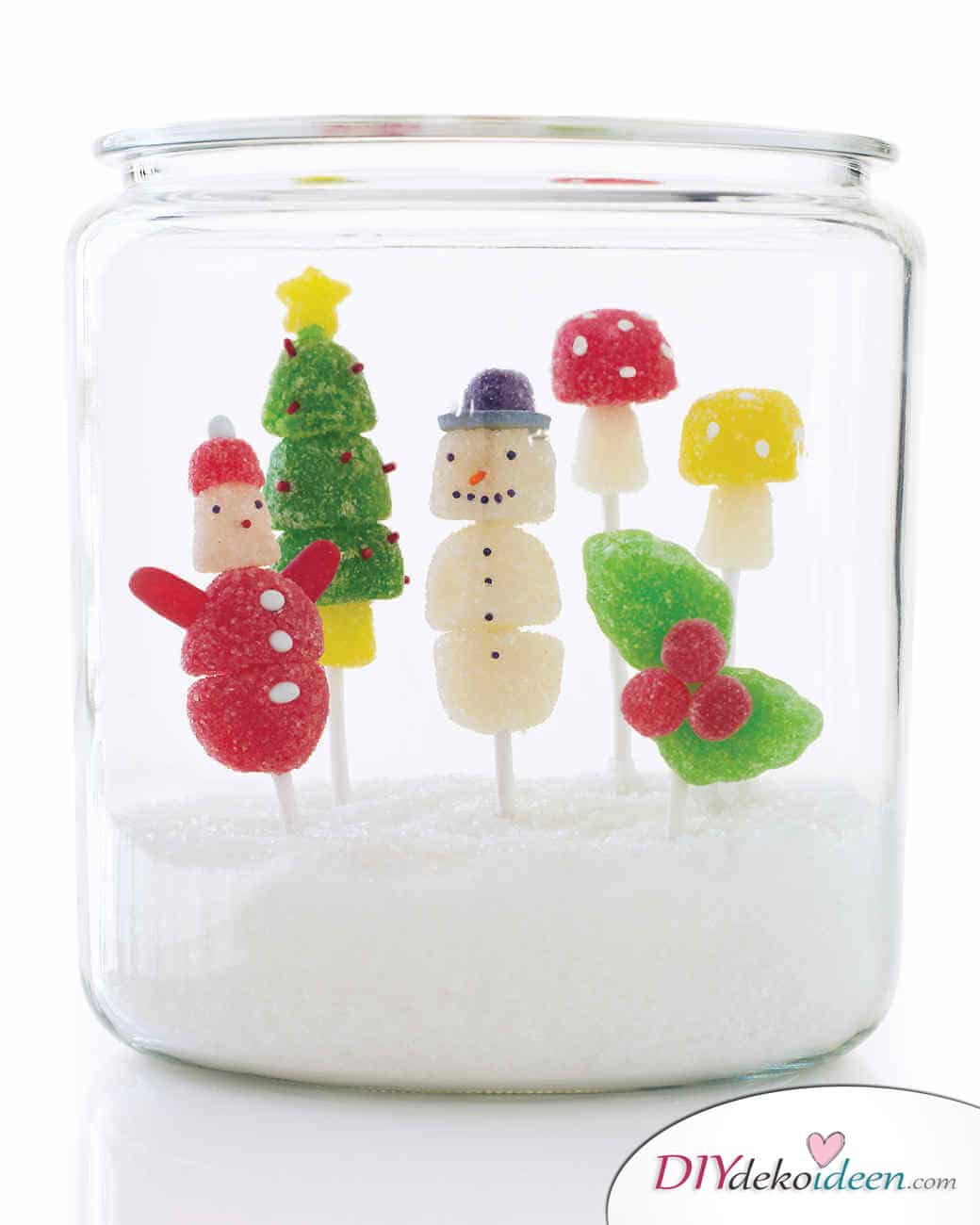 Weihnachtsbasteln mit Kindern - 15 Ideen - basteln mit Kindern - Schneekugel basteln - Weihnachten Geschenkidee