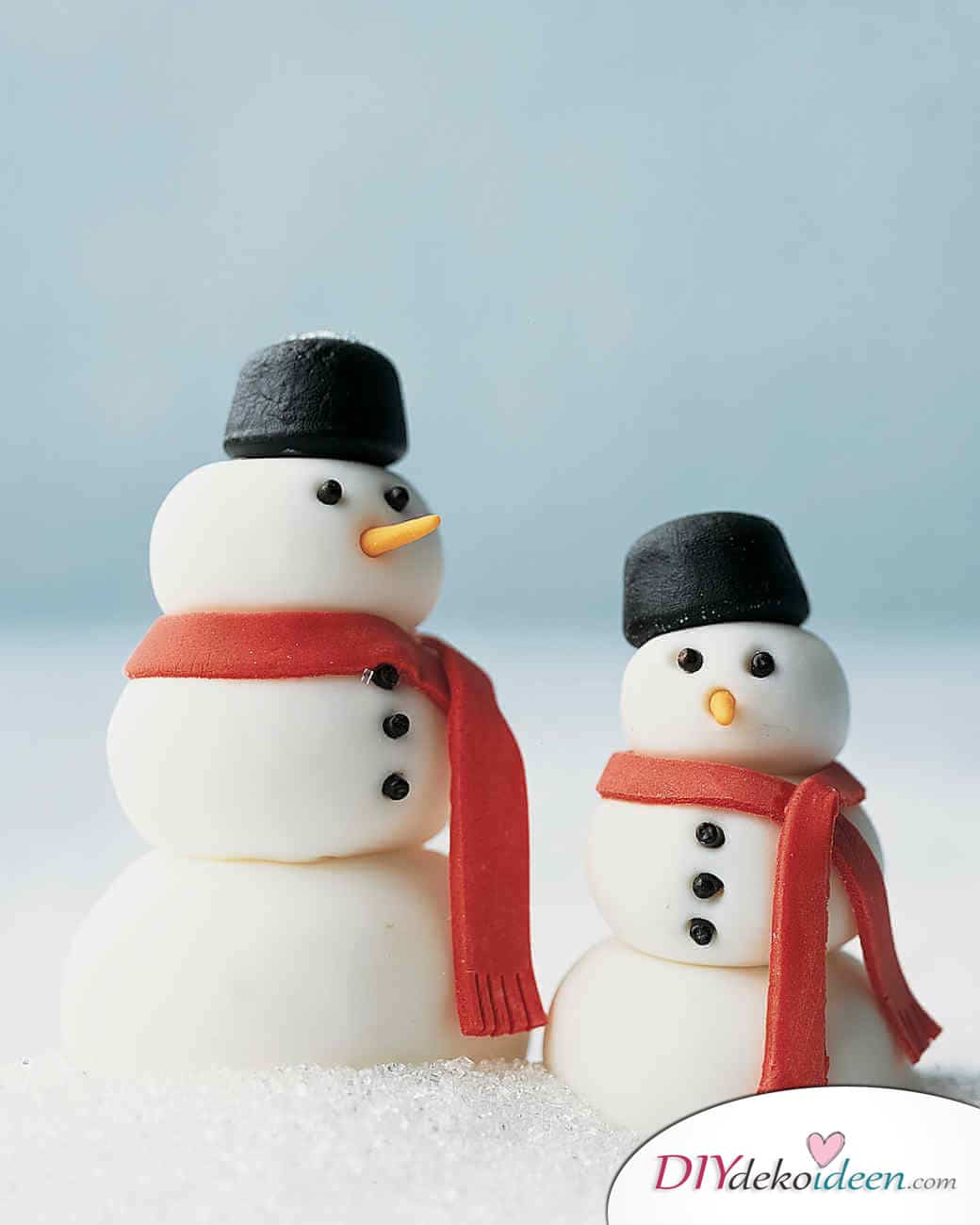 Weihnachtsbasteln mit Kindern - 15 Ideen - basteln mit Kindern - Schneemänner basteln - Weihnachten Geschenkidee