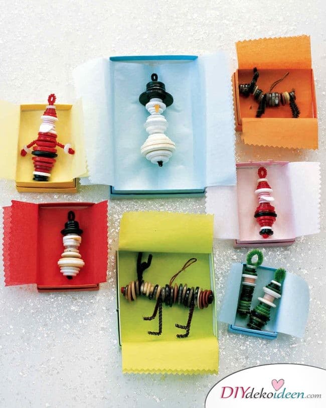 Weihnachtsbasteln mit Kindern - 15 Ideen - basteln mit Kindern - basteln mit Knöpfen - Weihnachten Geschenkidee