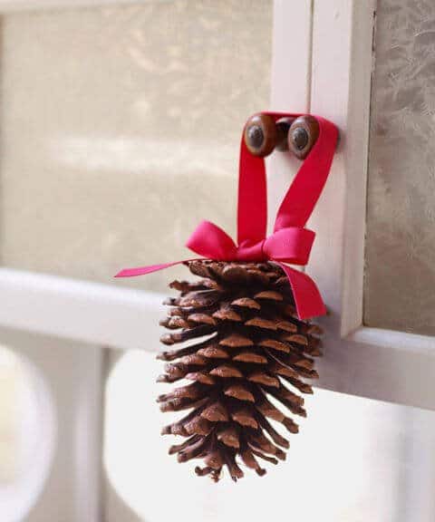15 Ideen für DIY Weihnachtsdekoration - Weihnachten Dekoideen - Weihnachtsdeko - dekorieren basteln mit Tannenzapfen 