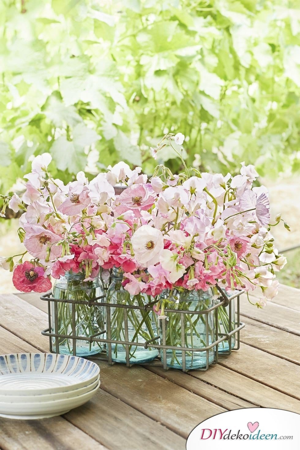 Frühlingstischdeko, Tischdeko, Tisch dekorieren, Blumendeko, Blumen Tischdeko, Frühling, Frühlingsdeko, Frühling dekoireren, Frühling Dekoidee