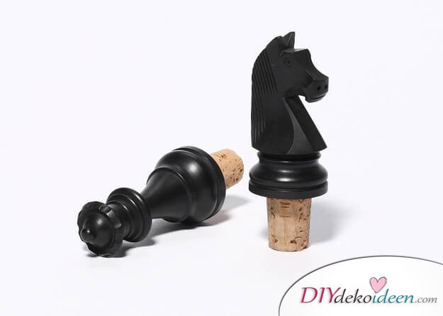 Weinstöpsel aus einer Schachfigur - DIY Bastelideen
