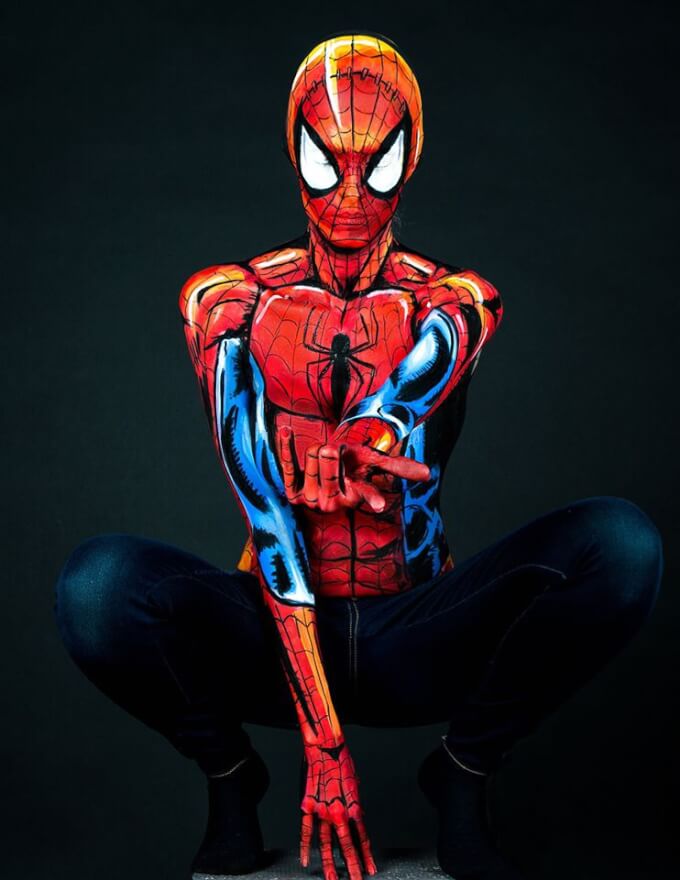 Superhelden Kostüme auf den Körper malen-Spider Man