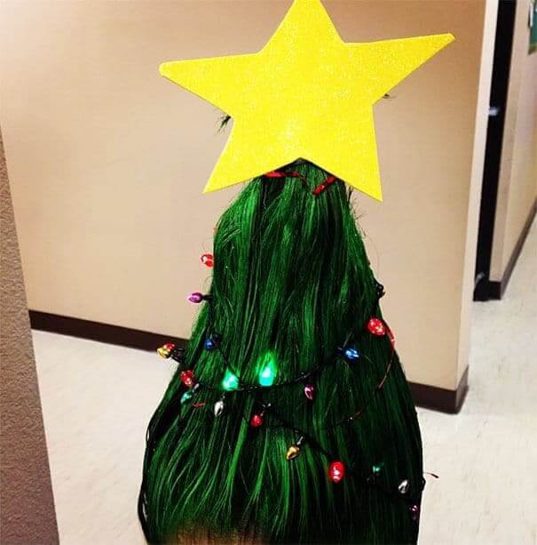 Weihnachtsbaum Frisur - lustige Haartrends zu Weihnachten