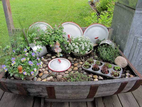 Küchenaccessoires im Garten nutzen - Gartendeko selber machen