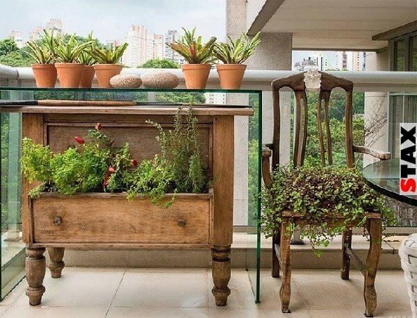 Vintage Gartendeko mit alten Kommoden herstellen