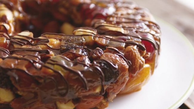 Nussring mit Trockenobst und Schokostreifen - glutenfrei leben - Leckereien