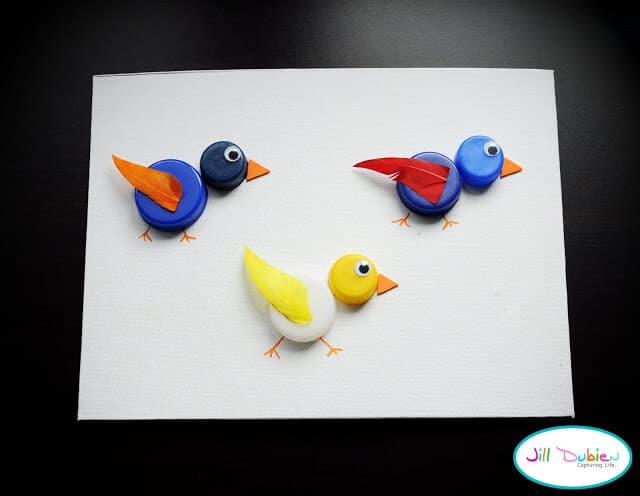 Plastikvögel basteln mit Kleinkindern-DIY Bastelideen