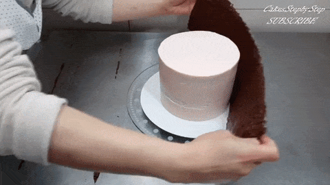 Folie mit Schokolade um den Kuchen wickeln - leckere Rezepte mit Schokolade