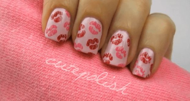 Nägel bemalen Pink Küsse, DIY Nageldesign Ideen zum Valentinstag