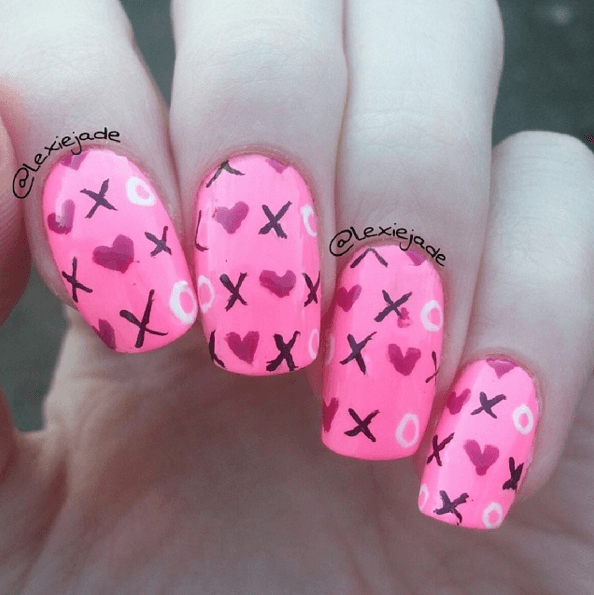 Nägel bemalen Pink XOXO, DIY Nageldesign Ideen zum Valentinstag