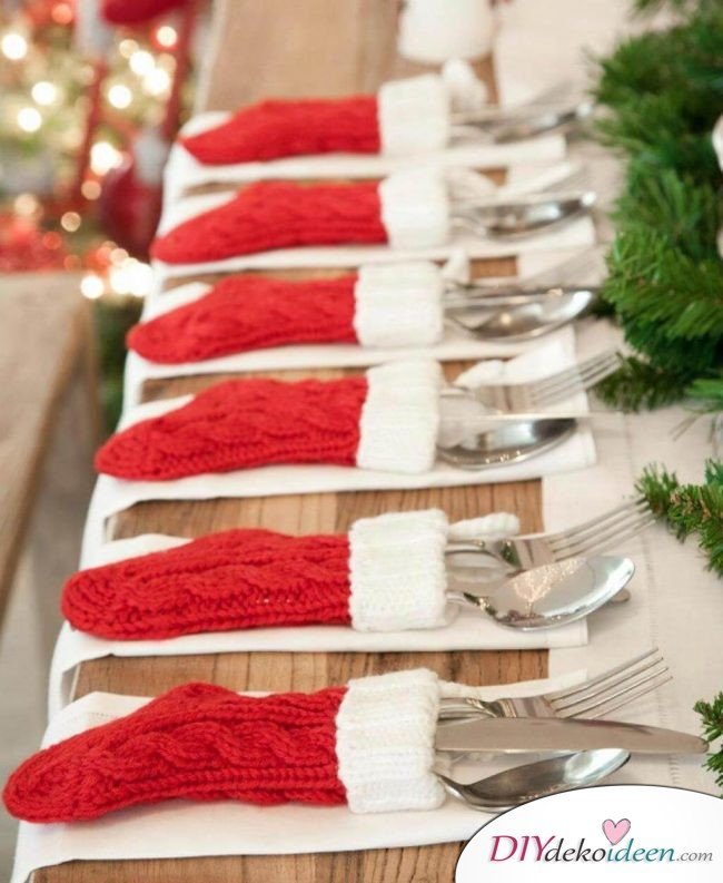 DIY Tischdeko Ideen zu Weihnachten, Nikolaussocken stricken und als Tischdeko verwenden