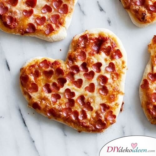 Herz-Pizza Salami - leckere Rezepte zum Valentinstag