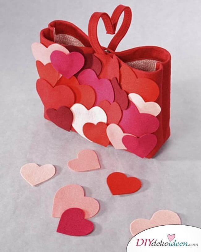 Filztüte mit Herzchen - DIY Last Minute Valentinstag Geschenke 