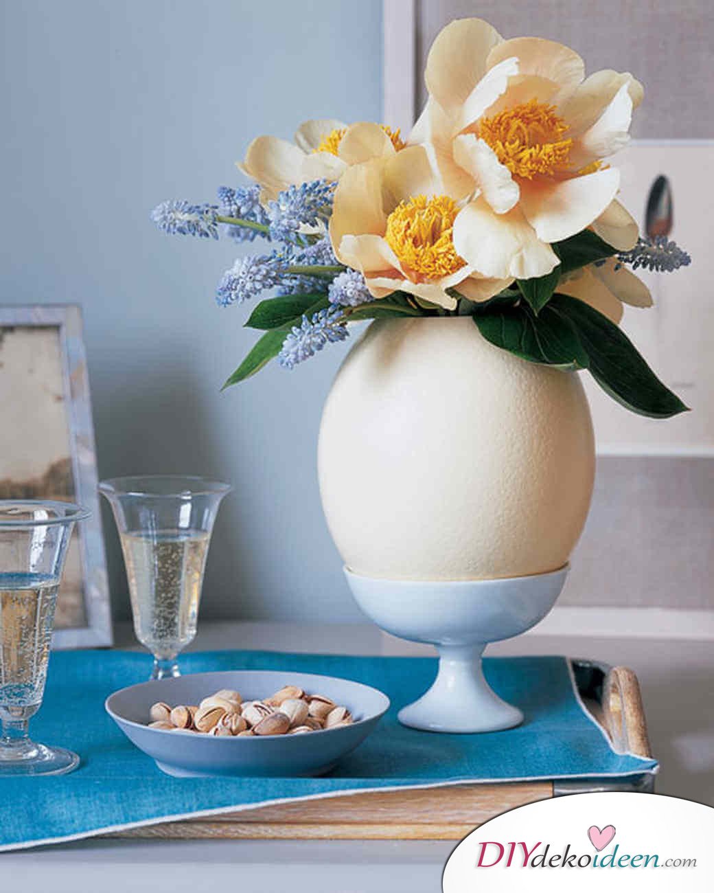 DIY Ideen - Frühlingsdeko selbst gestalten - Straußenei-Vase 