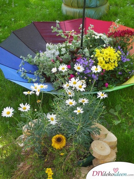 DIY Regenschirm-Blumenbeet Dekoidee – Gartendeko selber machen 