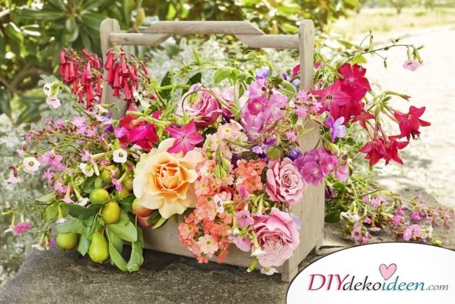 DIY Gartenparty Deko - Blumentischdeko
