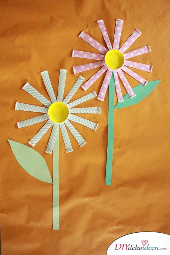 DIY Blumen aus Pappbechern - Basteln mit Kleinkindern 