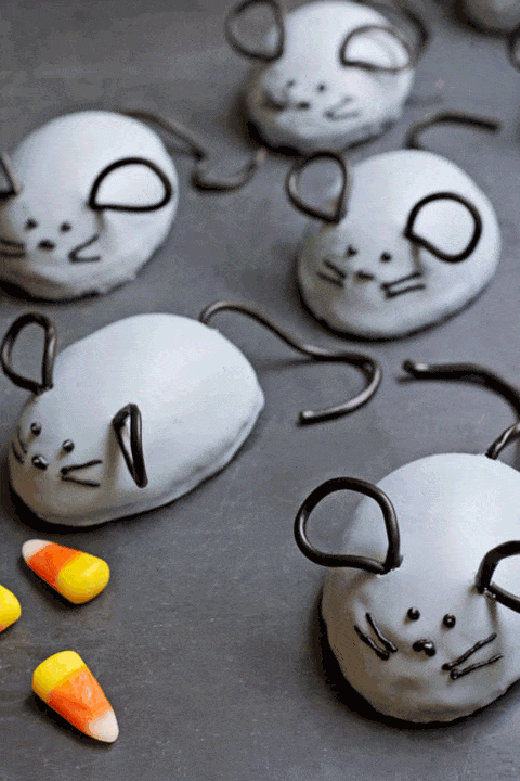 Halloween Snack Rezepte für Kinder - Mäuse mit Lakritzohren