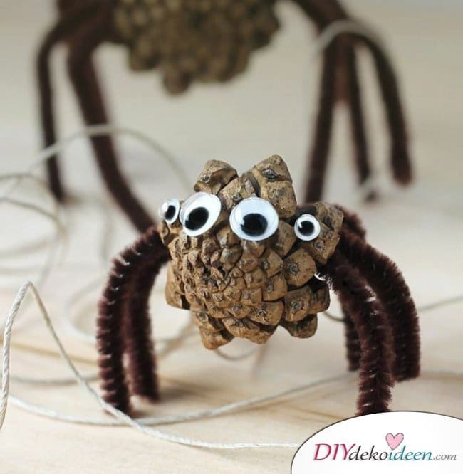 Basteln mit Tannenzapfen – Die 15 schönsten DIY Bastelideen - Spinnen