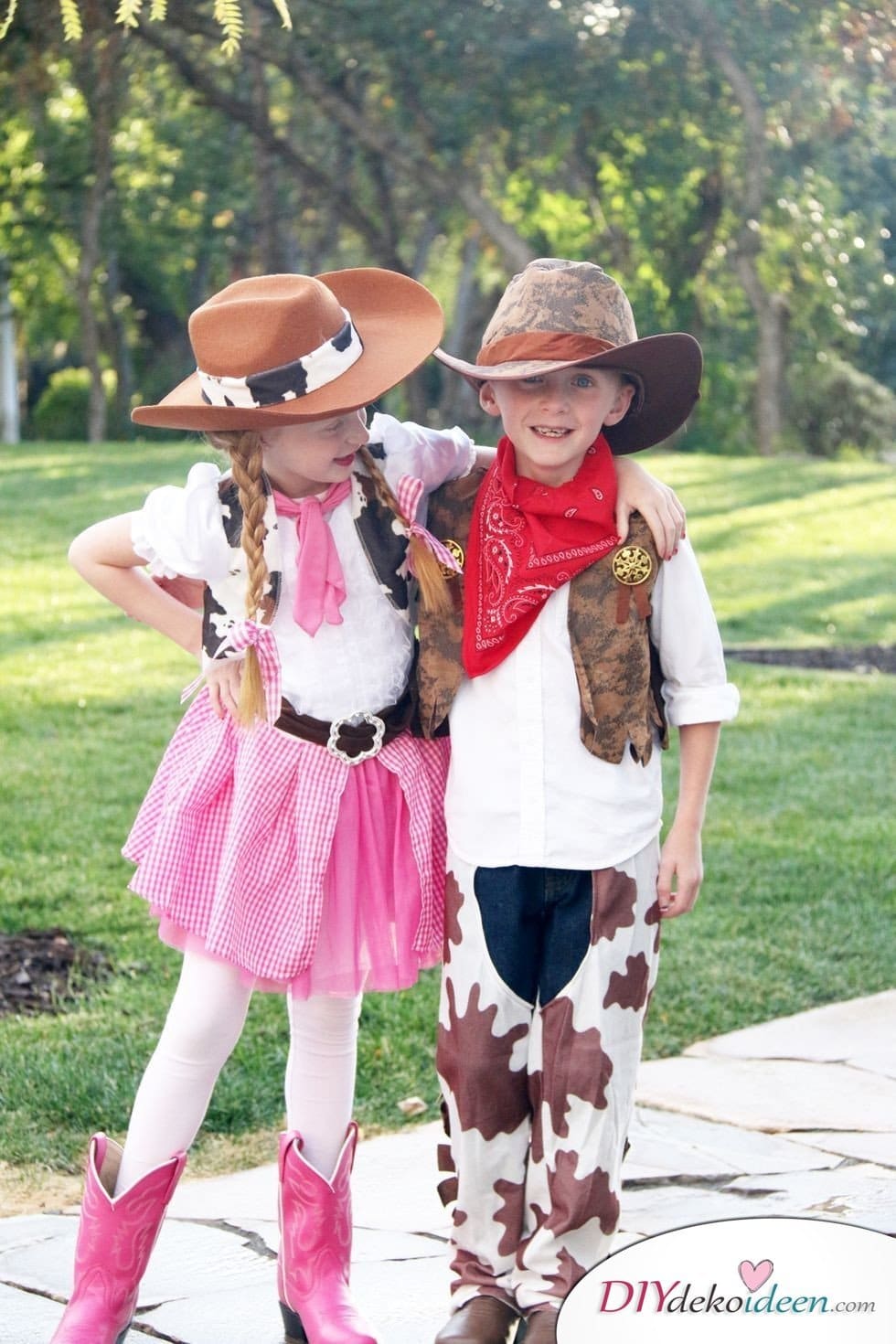 15 witzige Halloween Kostüm Ideen für Kinder zum selbermachen - Cowboy- Kinderkostüm 